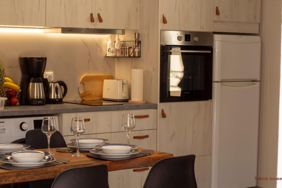 Dining area, minibar, pet friendly, stove, toaster, washing machine, kitchen