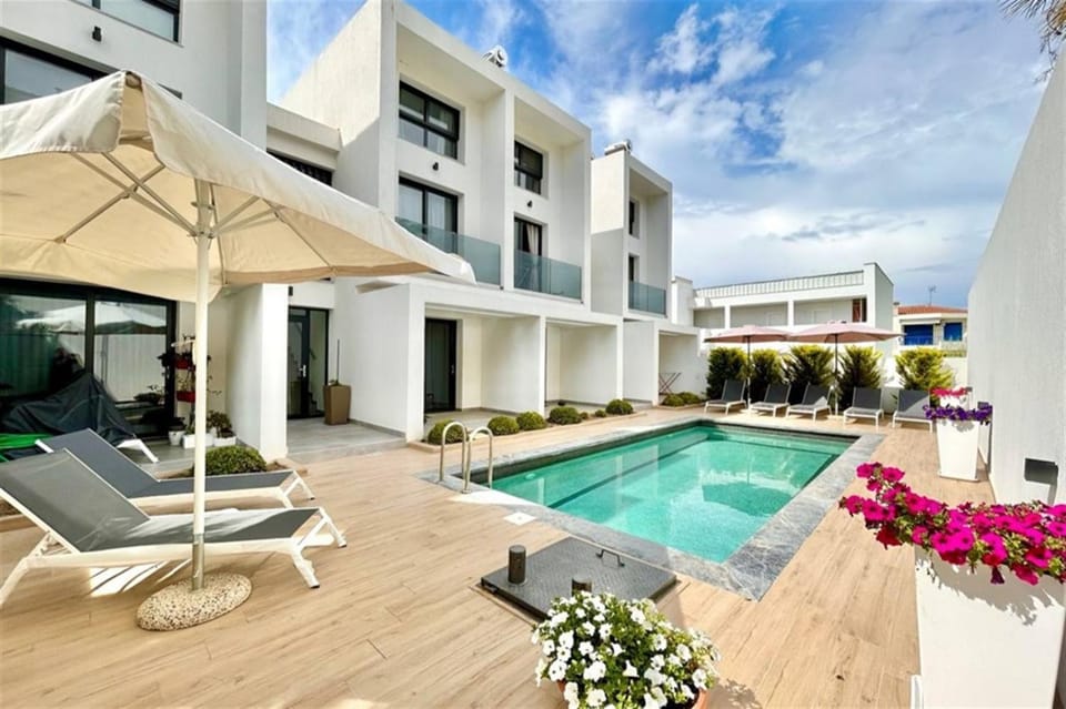 Garden view, Pool view, Swimming pool