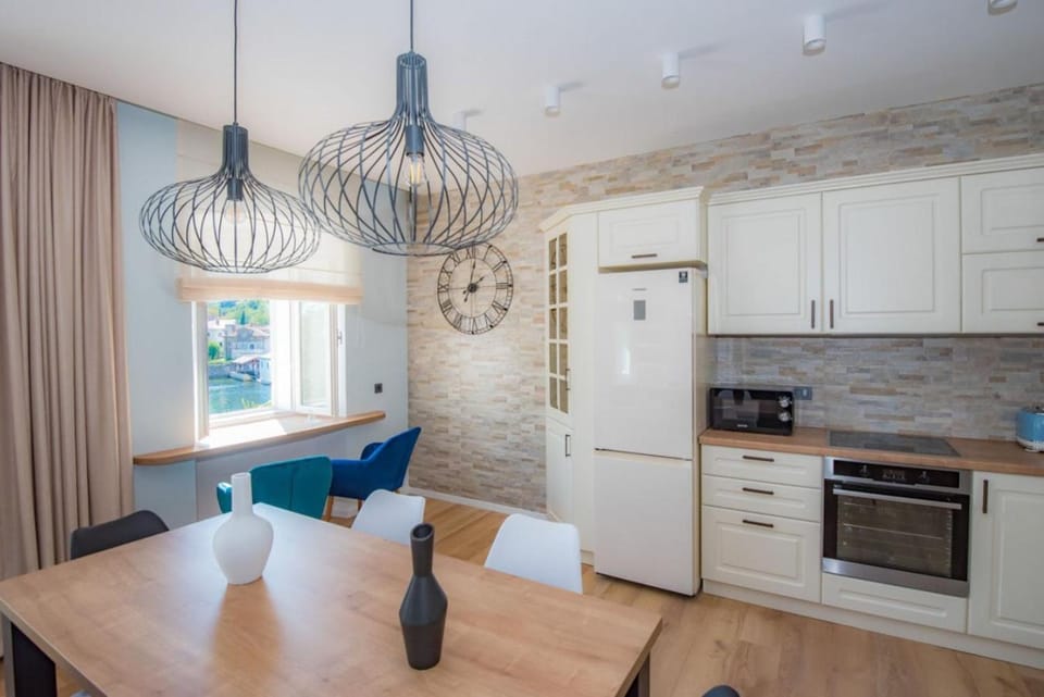 Dining area, Communal kitchen