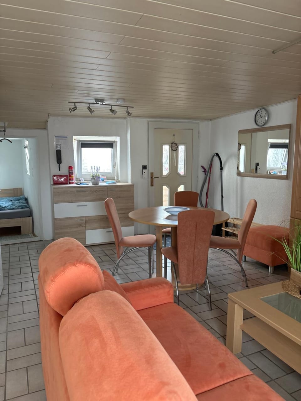 Seating area, Dining area