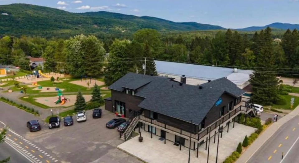 Hotel "Le Suisse" Hotel in Saint-Donat