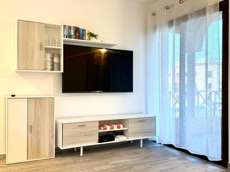 Communal lounge/ TV room, Library, TV and multimedia, Kitchen or kitchenette, Evening entertainment, wardrobe