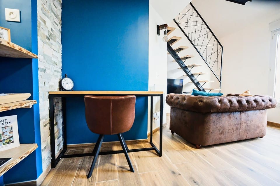 Living room, Decorative detail, Seating area