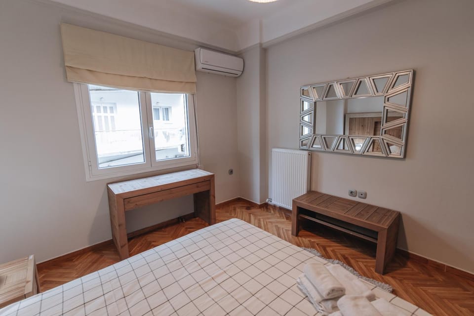 Bed, Photo of the whole room, Bedroom, air conditioner