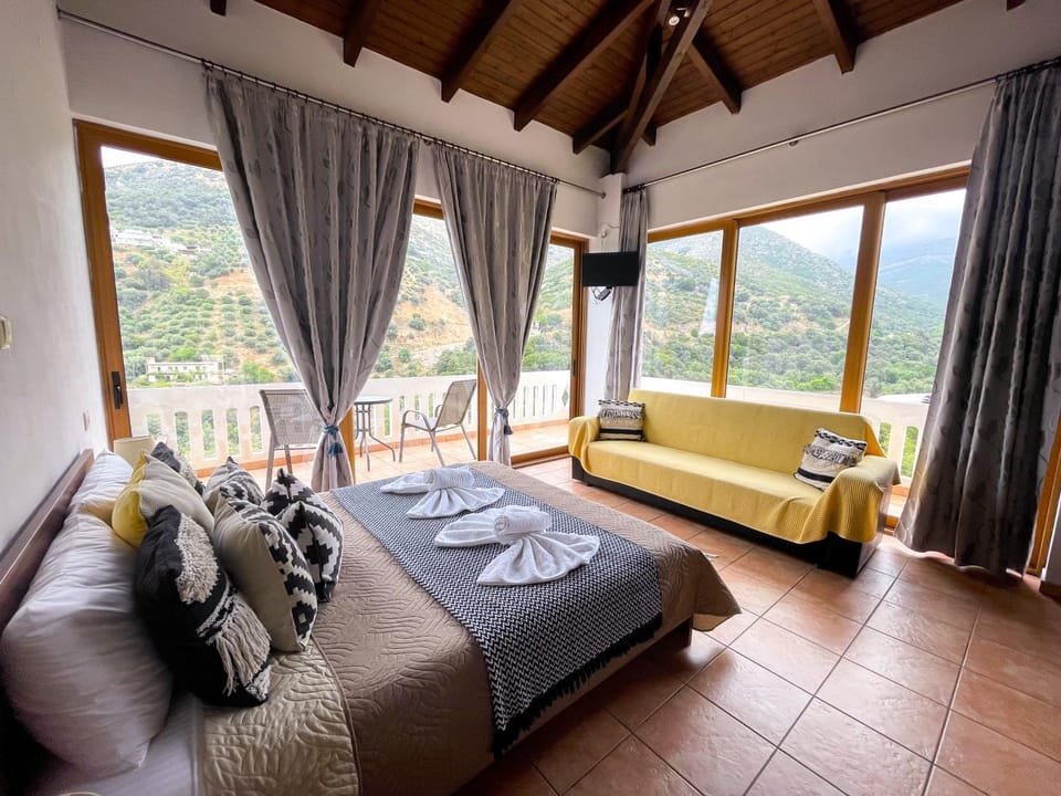 Bed, Natural landscape, Balcony/Terrace, Bedroom, Mountain view, towels