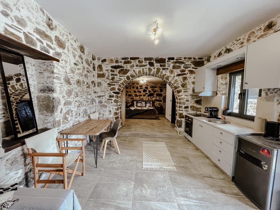 Lefteris Rooms Apartment in Crete