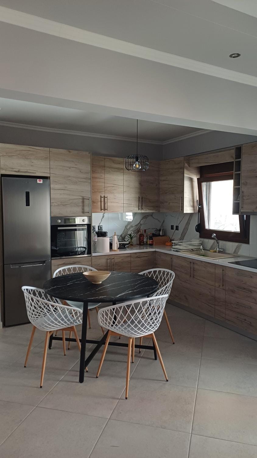 Kitchen or kitchenette, Dining area, oven, stove