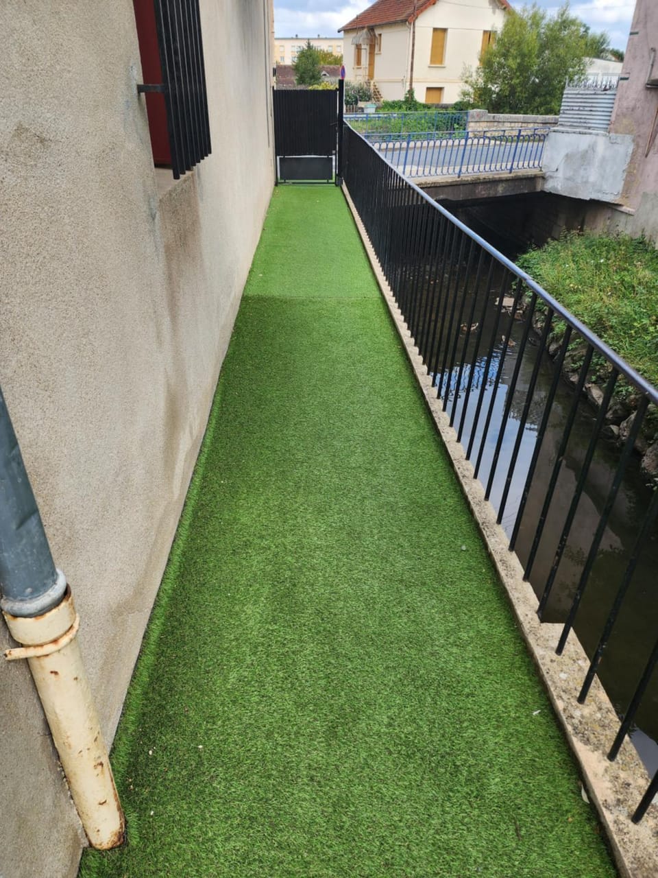 Appartement duplex F2 tout confort proche centre ville avec parking gratuit Apartment in Montluçon