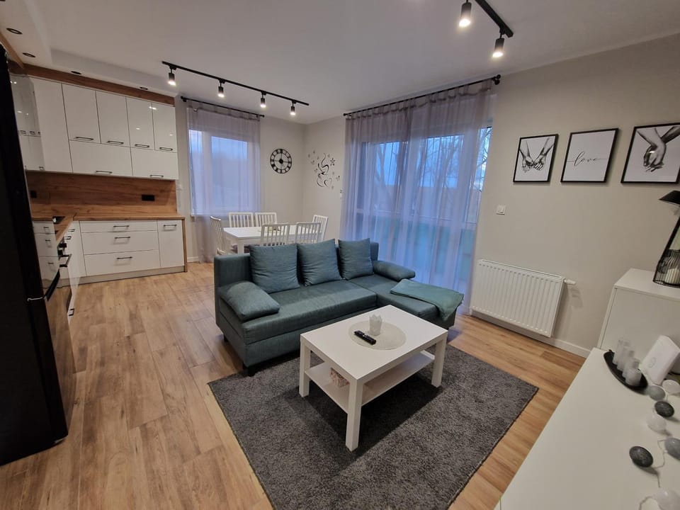 Apartament na Letniej z garażem "Domowe Zacisze" Apartment in Lower Silesian Voivodeship