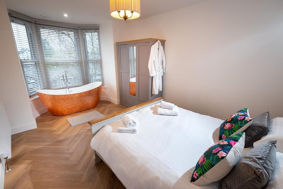 Bedroom, Bath