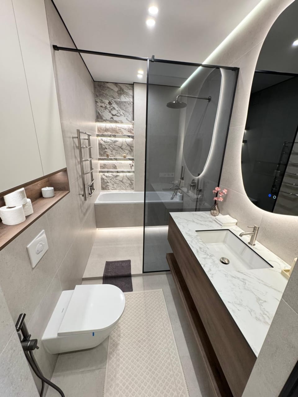 Shower, Toilet, Bathroom, towels