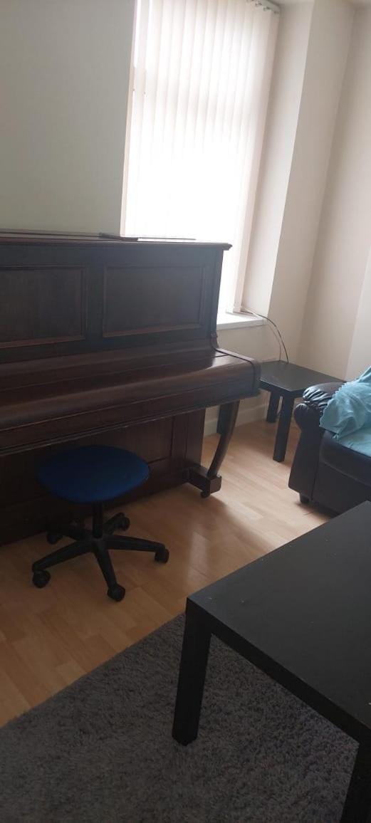 Cosy House Relaxing Rooms close to all amenities Vacation rental in Wales