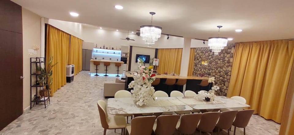Living room, Dining area