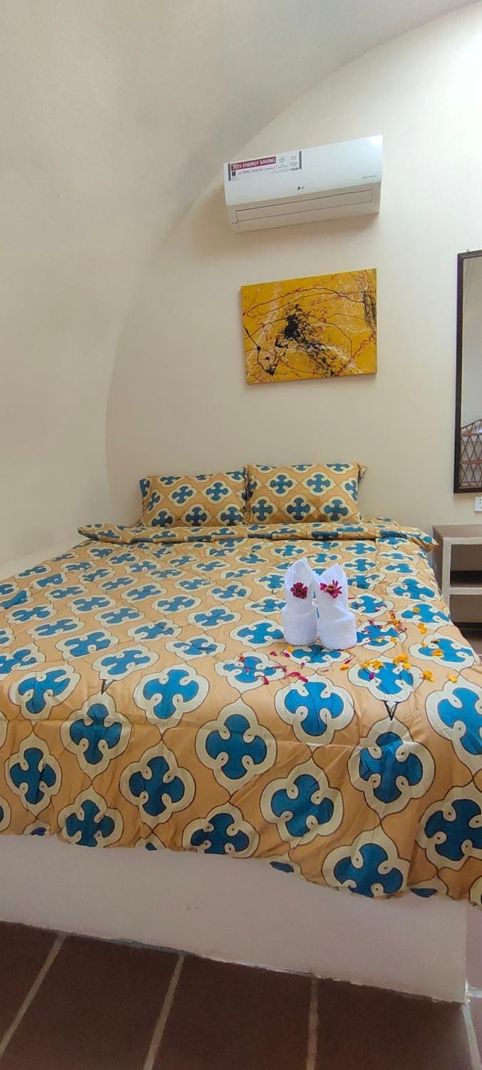 Bed, Bedroom, air conditioner