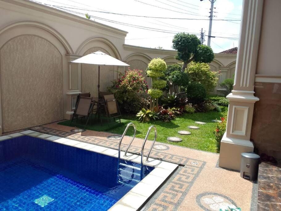 Patio, Day, Garden, Garden view, Pool view, Swimming pool, sunbed