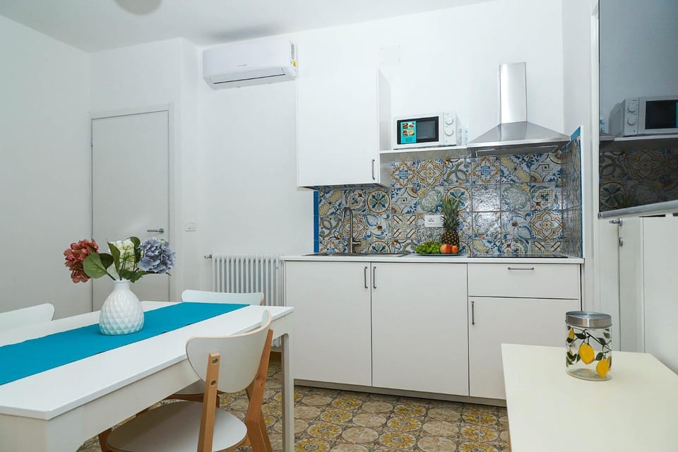 Kitchen or kitchenette, kitchen