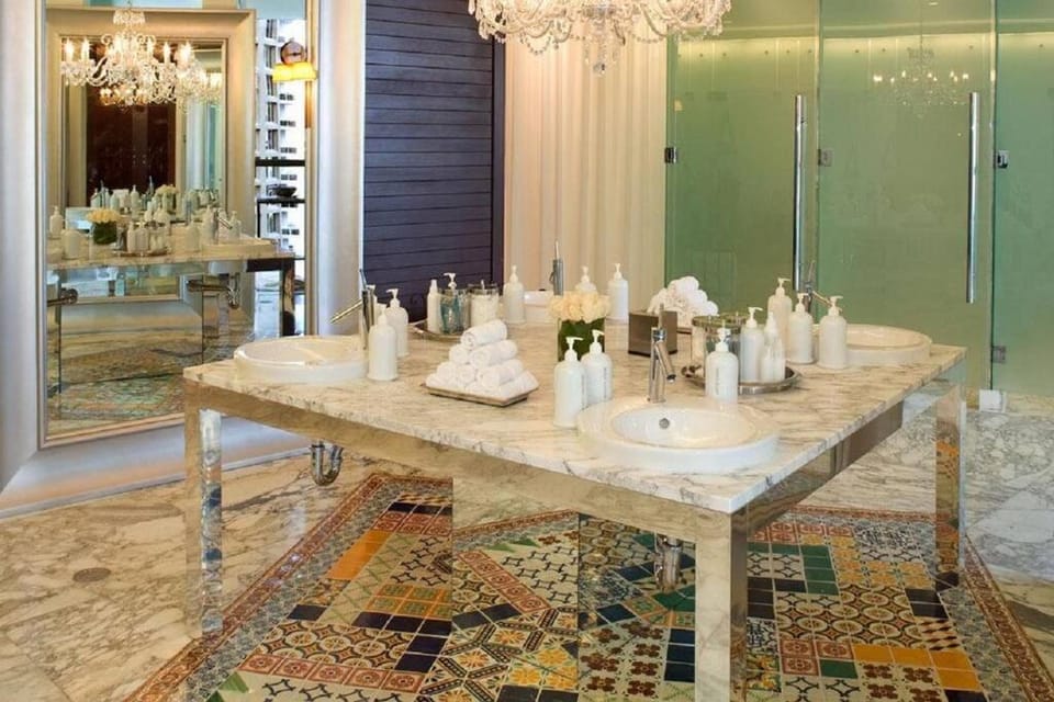 Gorgeous Unit At The W Building Priceless Location Apartment in Brickell