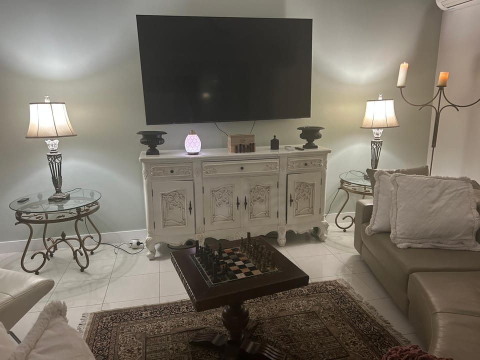 Koombana Escape 5 bedroom house House in Perth