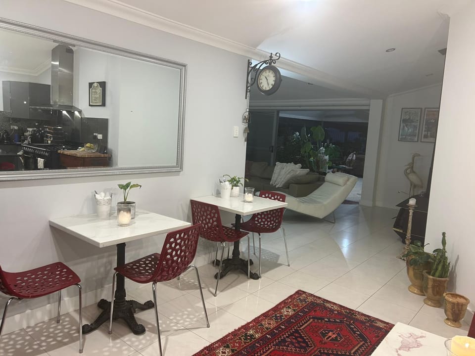 Koombana Escape 5 bedroom house House in Perth