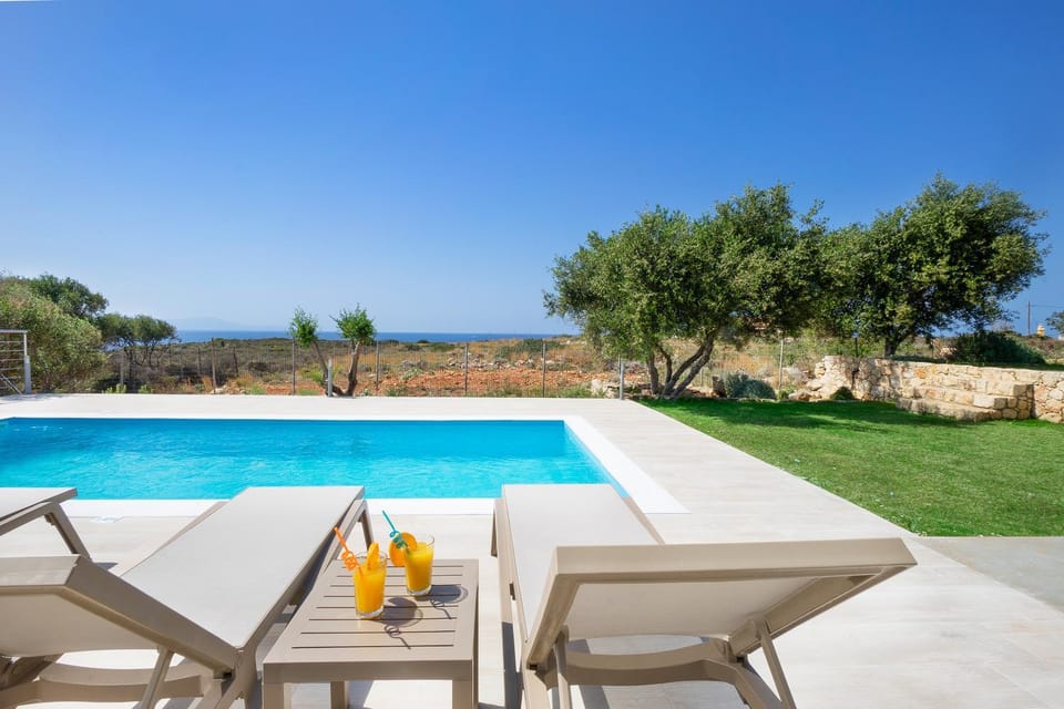 Sea view, Swimming pool, sunbed