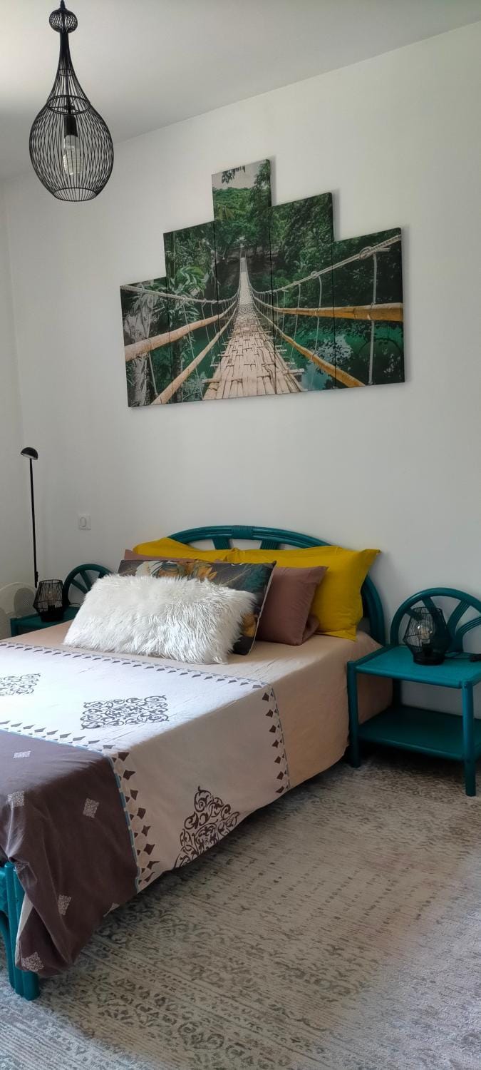 Chambre cosy entre mer et montagne Vacation rental in French Basque Country