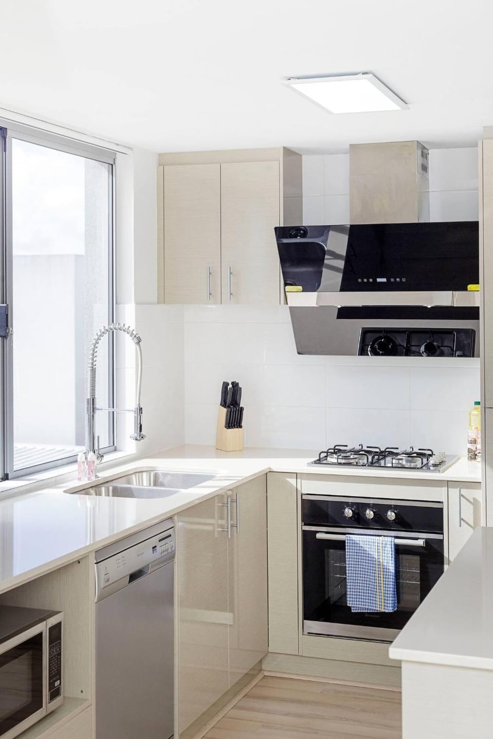 134 North Perth Nest for 4 parking Apartment in Perth