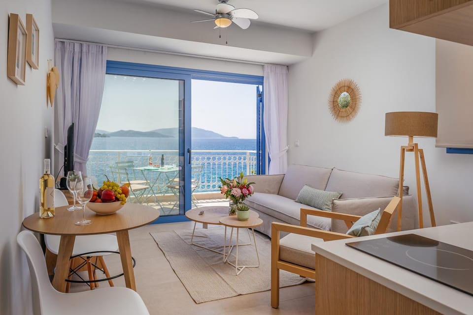 Living room, Sea view
