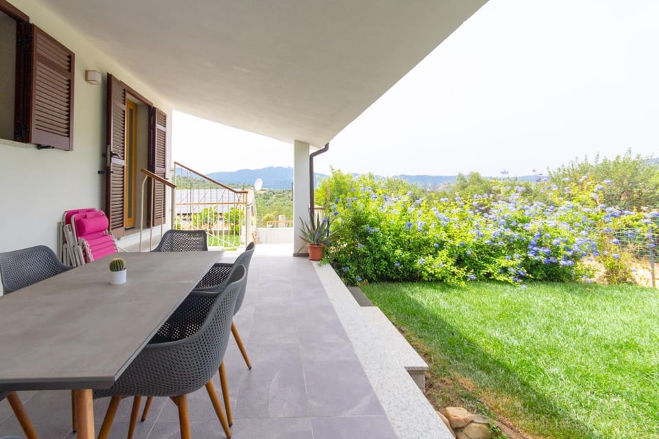 Patio, Natural landscape, Garden, View (from property/room), Dining area