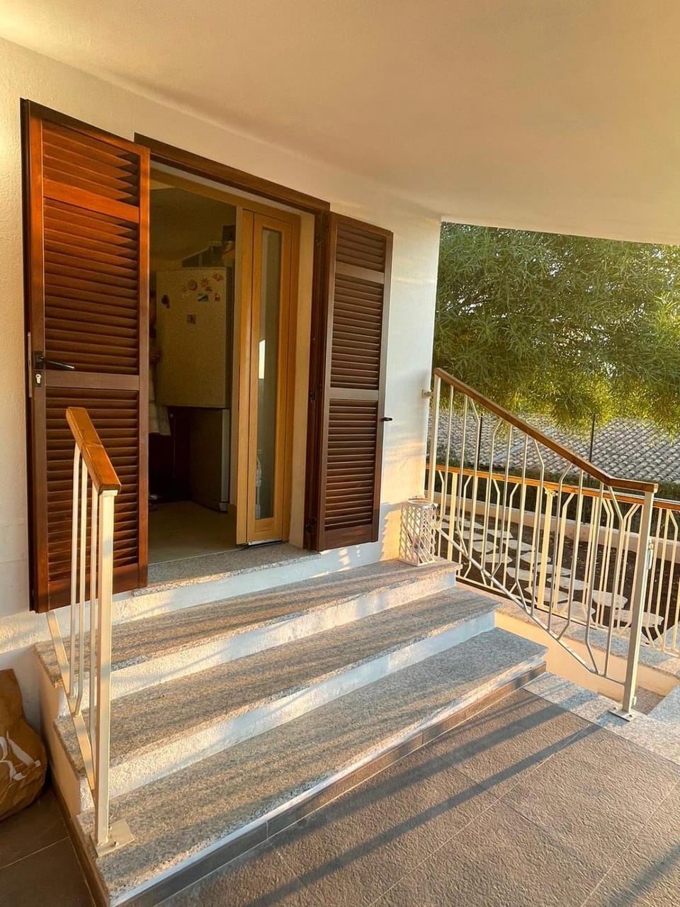 Patio, Facade/entrance