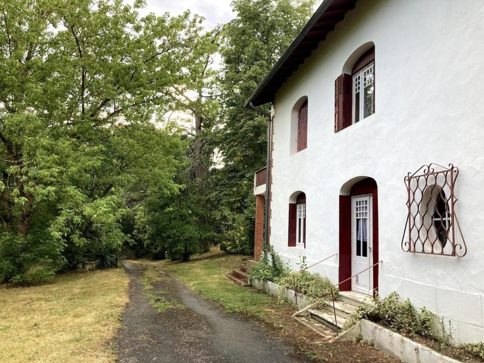 maison de campagne avec grand lac et park arboré House in Occitanie