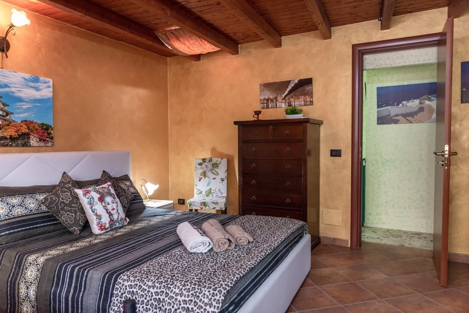 Living room, Bedroom