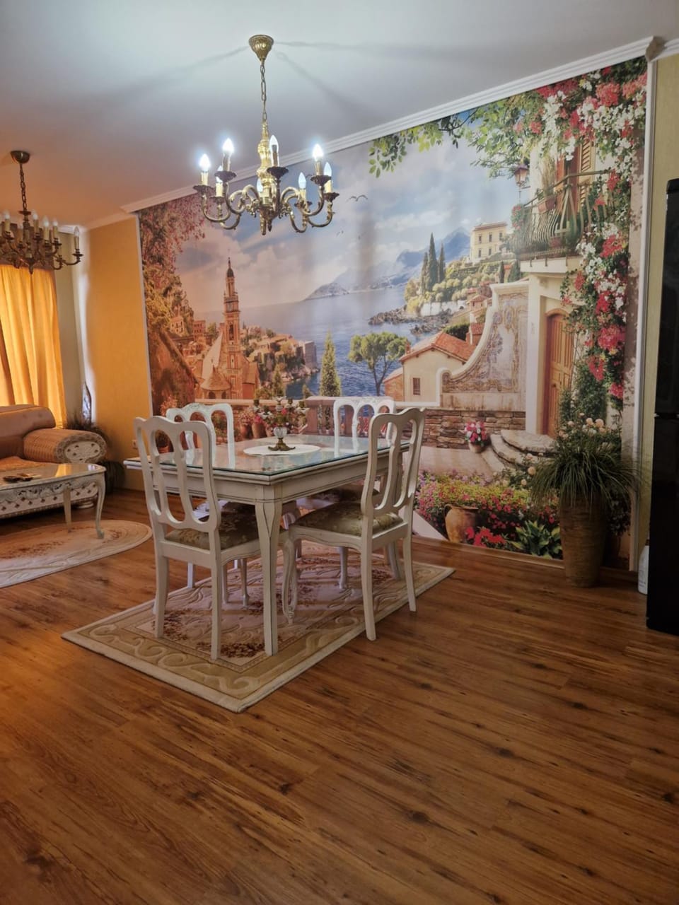 Living room, Dining area
