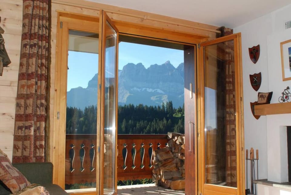 Balcony/Terrace, Mountain view