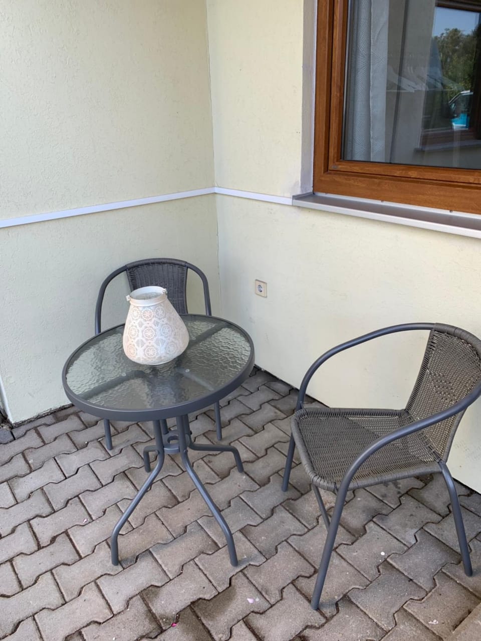 Property building, Patio, Balcony/Terrace
