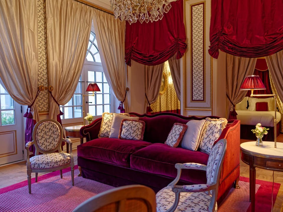 Living room, Decorative detail, Seating area