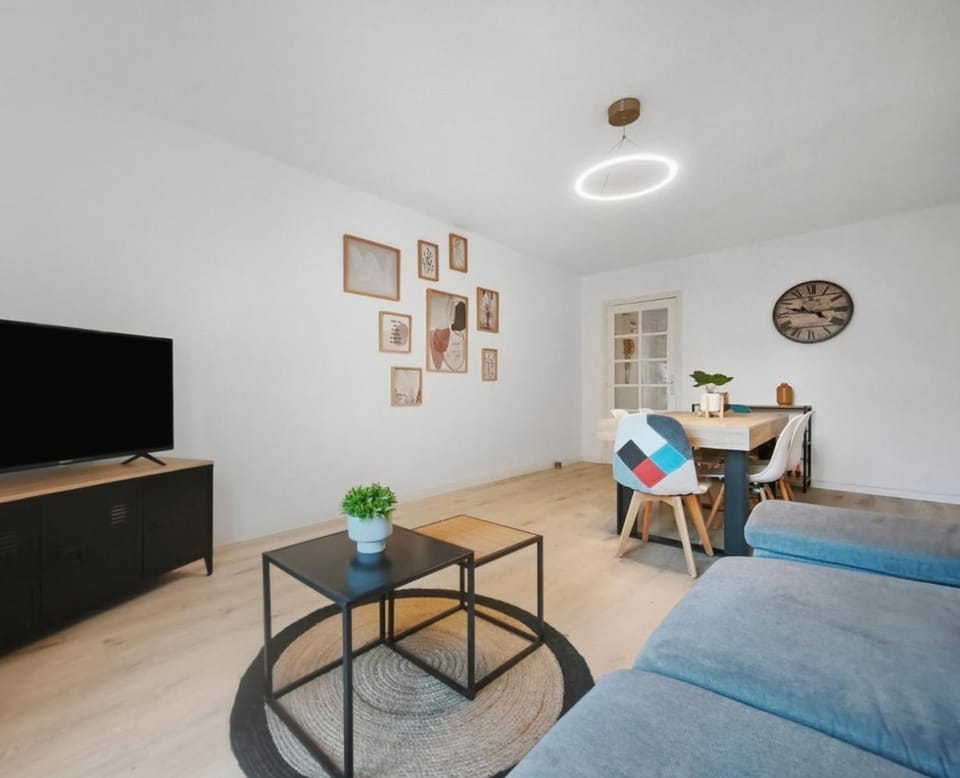 Communal lounge/ TV room, Dining area