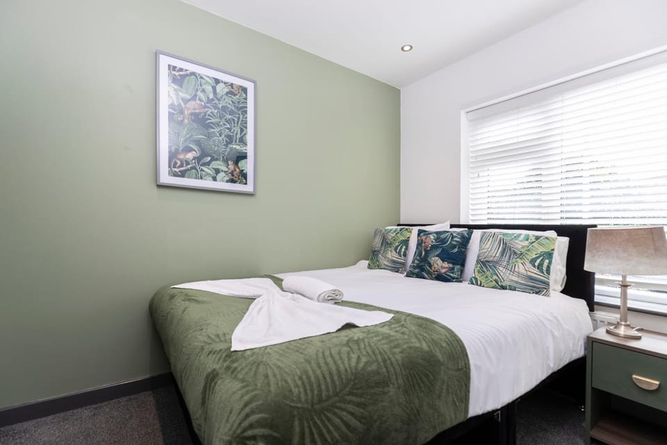 3 Bedroom House With 2 Bathrooms Near Town Centre Apartment in Darlington
