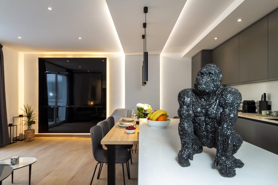 Living room, Dining area, Food