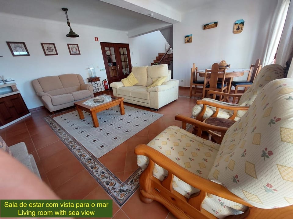 Communal lounge/ TV room, Living room, Seating area, Garden view, Sea view, flat iron