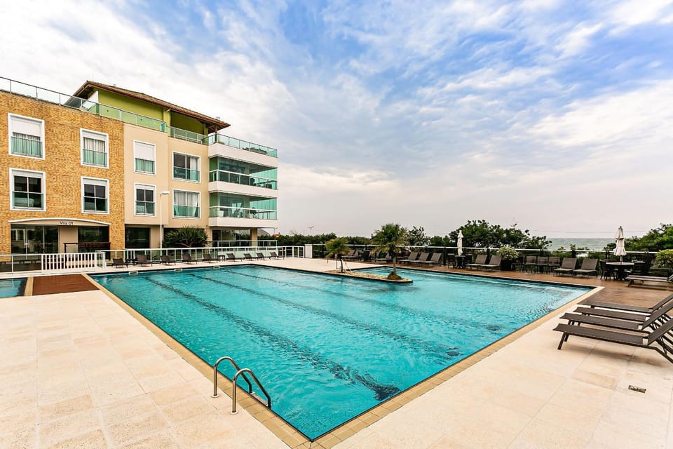 Day, Swimming pool, sunbed