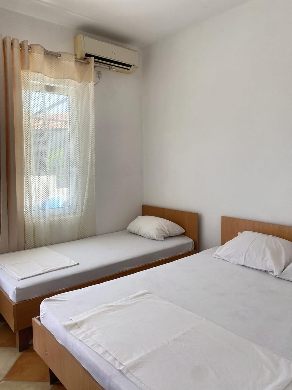 Bed, Photo of the whole room, Bedroom, towels, air conditioner
