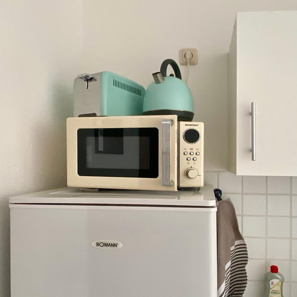 minibar, toaster, kitchen