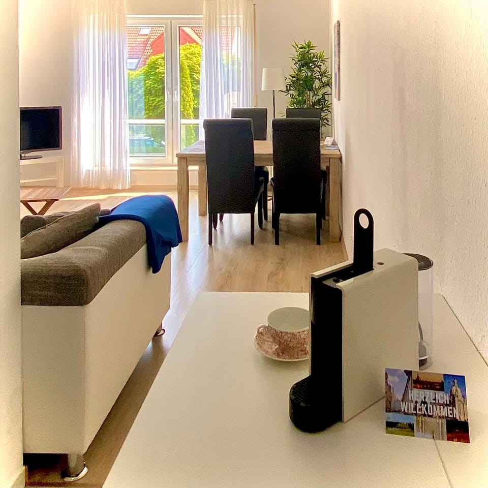 Coffee/tea facilities, Living room, Dining area