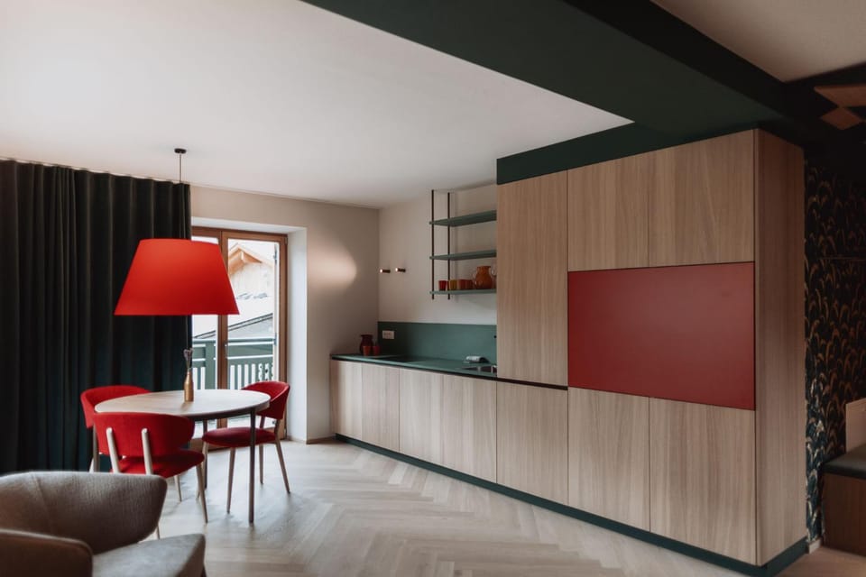 Kitchen or kitchenette, Living room