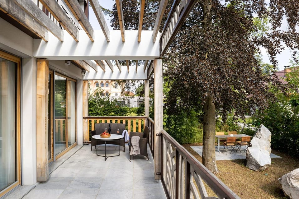 Balcony/Terrace, Garden view