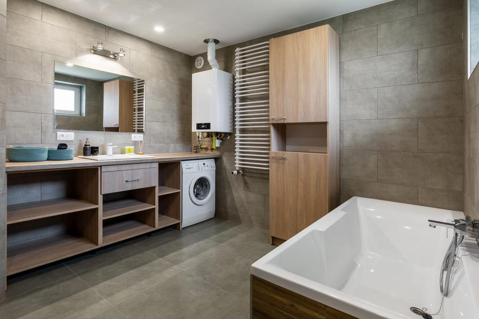 Bathroom, Bath, washing machine