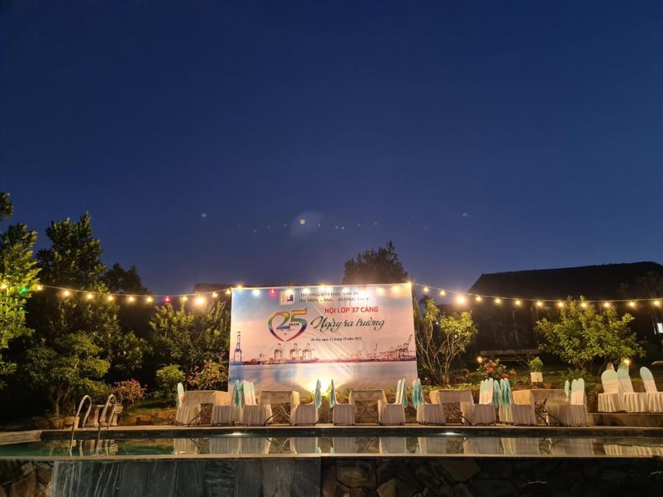 Night, Garden