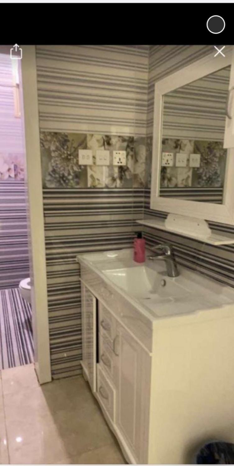 شقة كاملة أبها غرفتين نوم ومجلسين ومطبخ وصالتين وحوش Apartment in Saudi Arabia