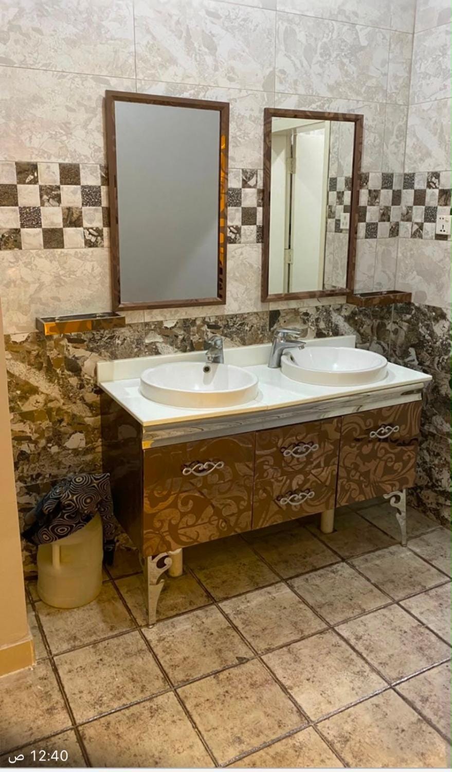شقة كاملة أبها غرفتين نوم ومجلسين ومطبخ وصالتين وحوش Apartment in Saudi Arabia
