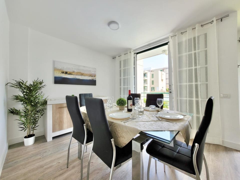 Seating area, Dining area